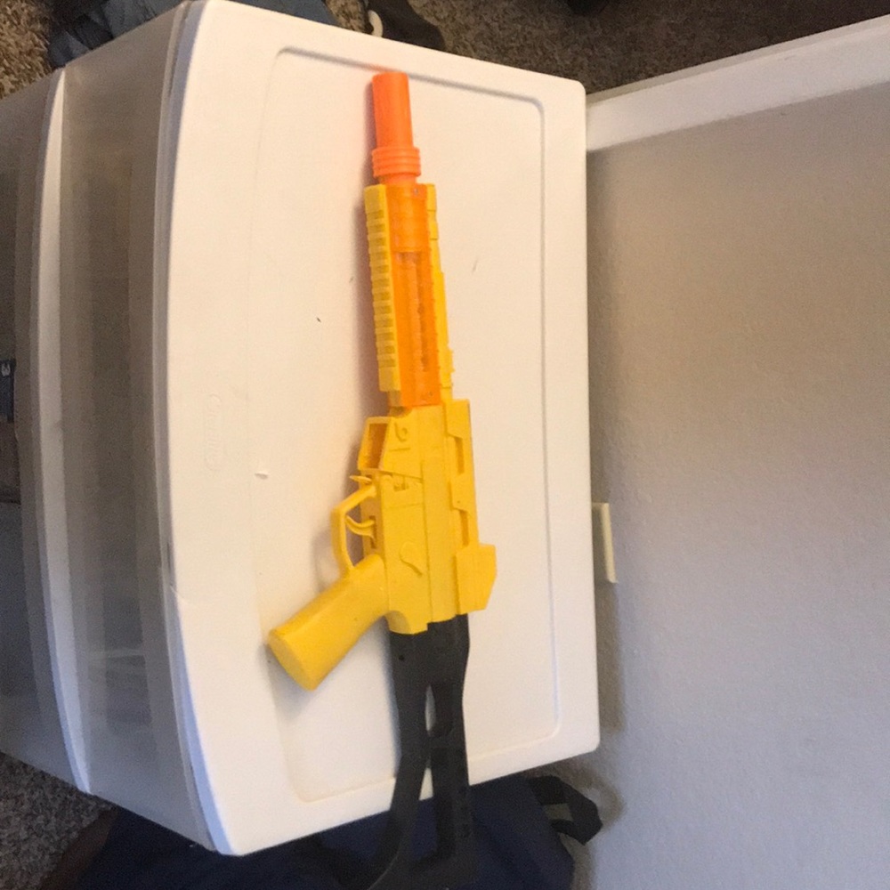 Fake nose making gun